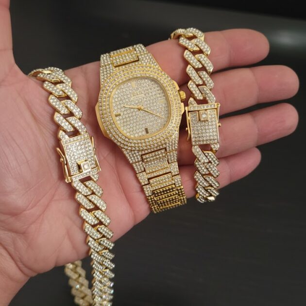 Pack montre + bracelet+ collier n07