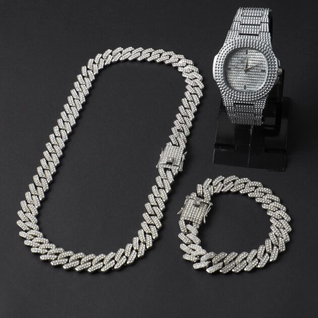 Pack montre + bracelet+ collier n07